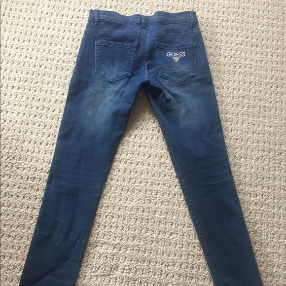 Guess Jeans - Picture 2 of 8